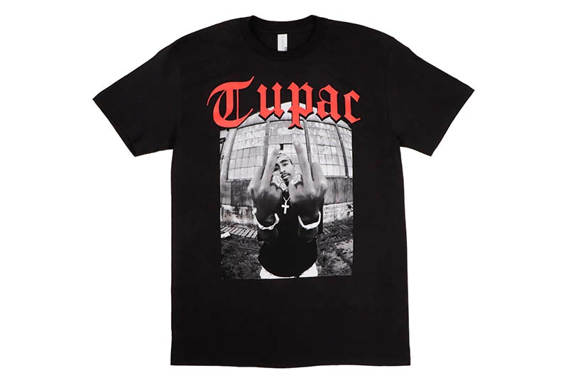 2PAC MID FINGER GRAPHIC T-SHIRT (BLACK) | すべての商品 