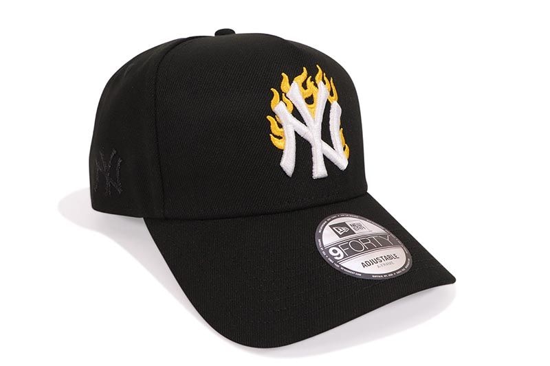 NEW ERA NEW YORK YANKEES FLAME LOGO 9FORTY AF ADJUSTABLE CAP (GREY UNDER VISOR/BLACK)