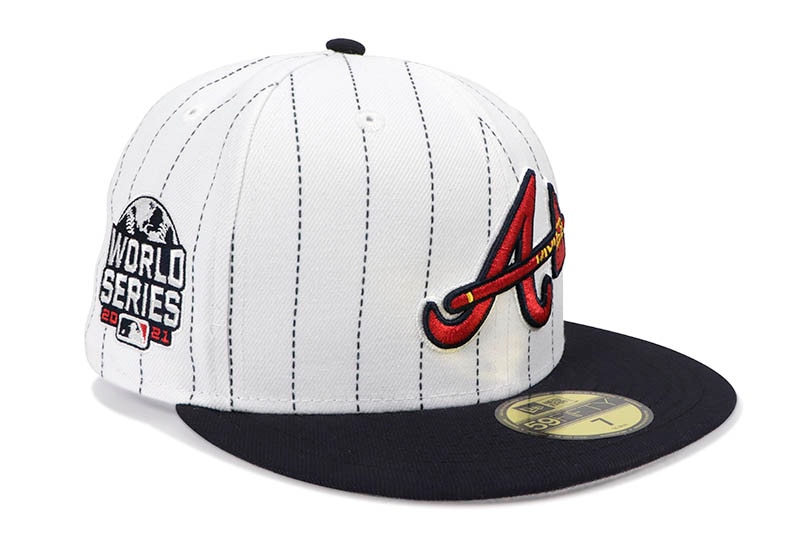 NEW ERA ATLANTA BRAVES 59FIFTY FITTED CAP (2021 WORLD SERIES SIDE PATCH/GREY UNDER VISOR/PINSTRIPE NAVY) 14693484