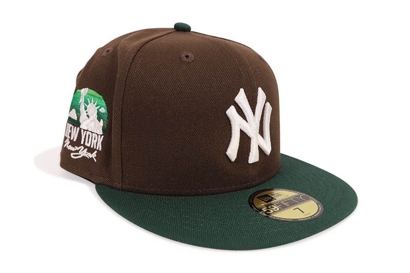 NEW ERA NEW YORK YANKEES 59FIFTY FITTED CAP (CITY SUNRISE SIDE PATCH/GREY UNDER VISOR/WALNUT DARK GREEN) 70971076