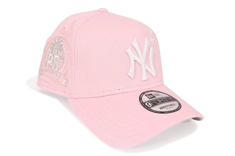 NEW ERA NEW YORK YANKEES 9FORTY AF ADJUSTABLE CAP (2000 SUBWAY SERIES 25TH ANNIVERSARY SIDE PATCH/GREY UNDER VISOR/PINK)