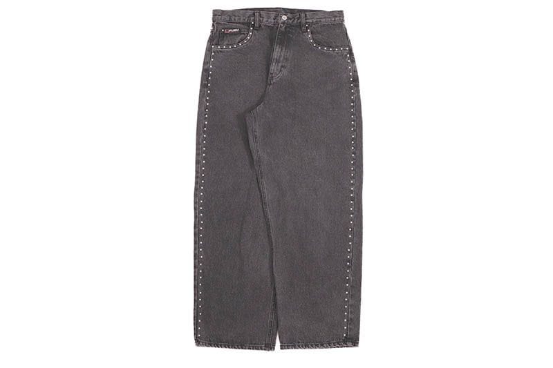 FUBU STUDS DENIM PANTS (FAM-52507:BLACK)