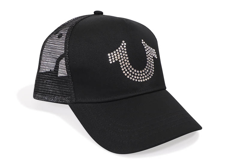 TRUE RELIGION CRYSTAL HORSESHOE TRUCKER HAT (TR4180:JET BLACK