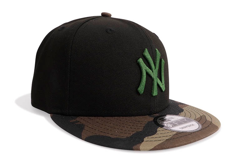 NEW ERA NEW YORK YANKEES 9FIFTY SNAPBACK CAP (WOODLAND CAMO VISOR/BLACK HOLLY LEAF) 14524953