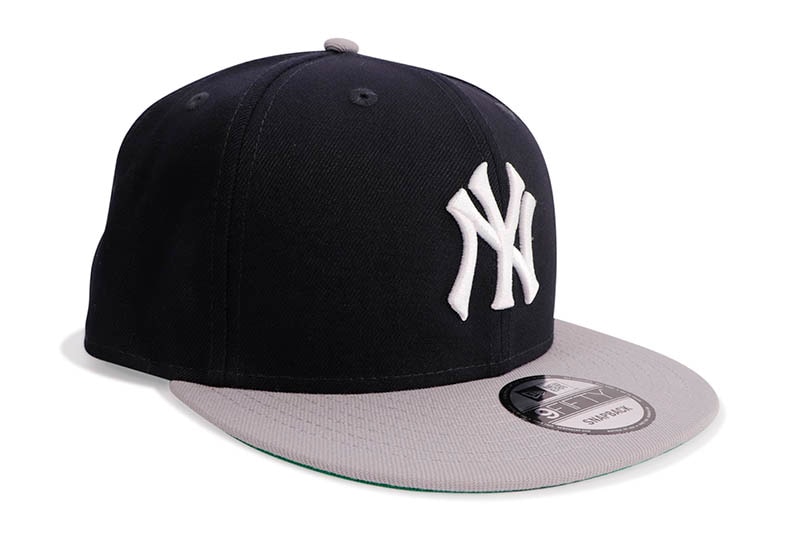 NEW ERA NEW YORK YANKEES COOPERSTOWN 9FIFTY SNAPBACK CAP (GREY VISOR/NAVY WHITE) 14524945