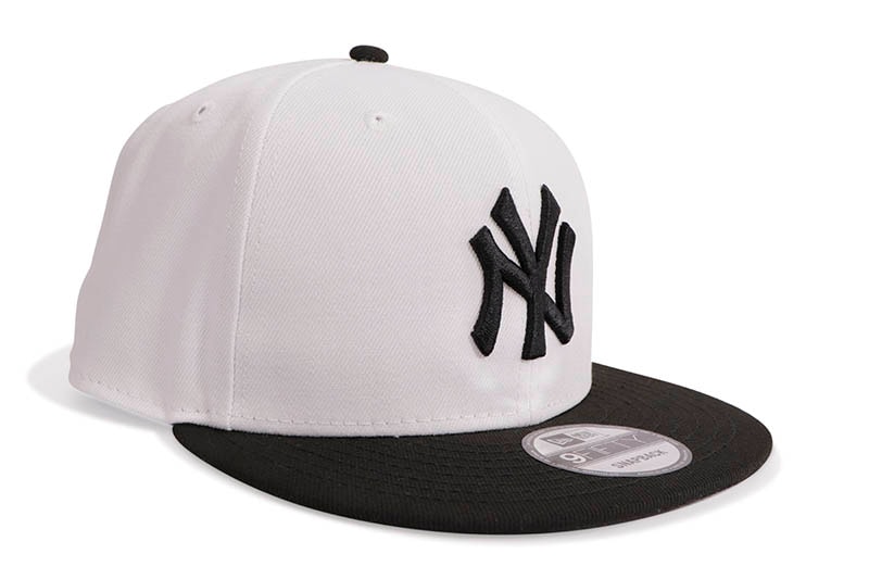 NEW ERA NEW YORK YANKEES 9FIFTY SNAPBACK CAP (BLACK VISOR/WHITE BLACK) 14524948