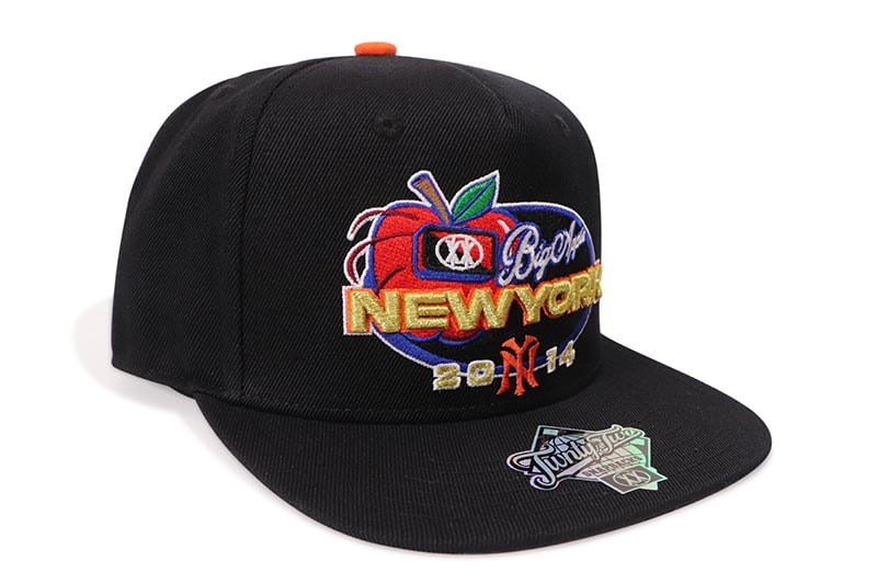 TWNTY TWO BIG APPLE NY 2014 SNAPBACK CAP (BLACK)