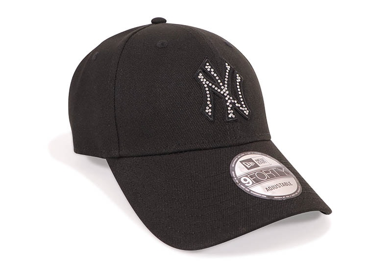 NEW ERA NEW YORK YANKEES RHINESTONE 9FORTY ADJUSTABLE CAP (BLACK) 14942635