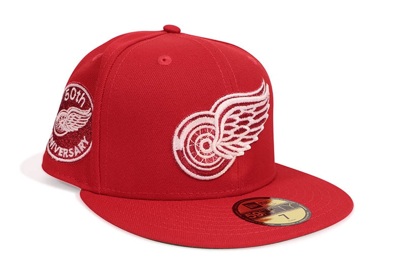 NEW ERA DETROIT RED WINGS 59FIFTY FITTED CAP (50TH ANNIVERSARY SIDE PATCH/GREEN UNDER VISOR/SCARLET) 70971072