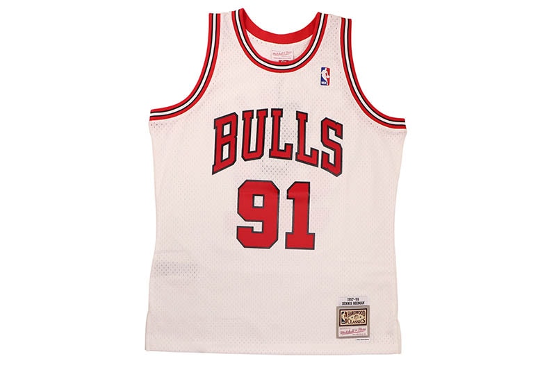 MITCHELL & NESS SWINGMAN JERSEY (CHICAGO BULLS/HOME/1997-98/DENNIS RODMAN) SMJYAC18079-CBUWHT97RD