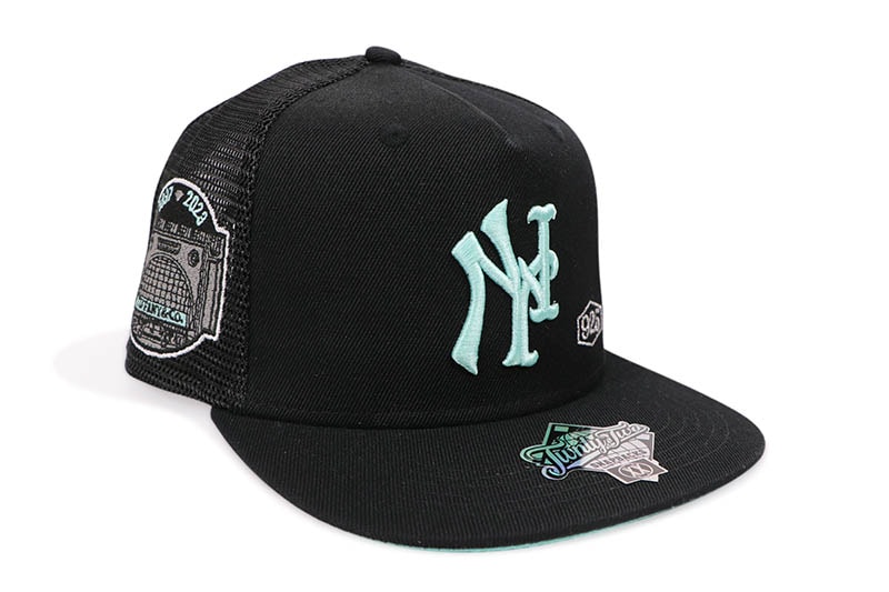 TWNTY TWO ティファニー　キャップ TWNTY TWO TIFFANY MESH TRUCKER CAP (BLACK/TIFFANY BLUE UNDER VISOR