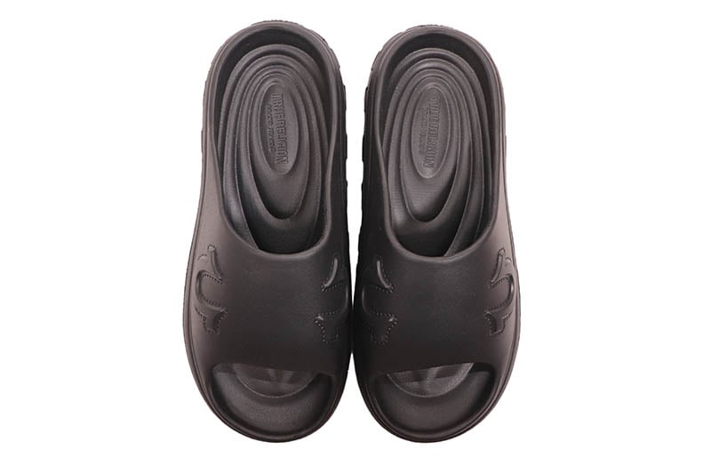 TRUE RELIGION TUPAC MOLDED SLIDE (TR-TUPAC-BL:BLACK)