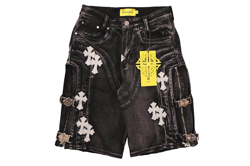 GUAPI ショートパンツ 32 星刺繍 チェーン付き GUAPI OBSIDIAN BLACK CROSS BUCKLE SHORTS (871BCBS) | Brand,G-L