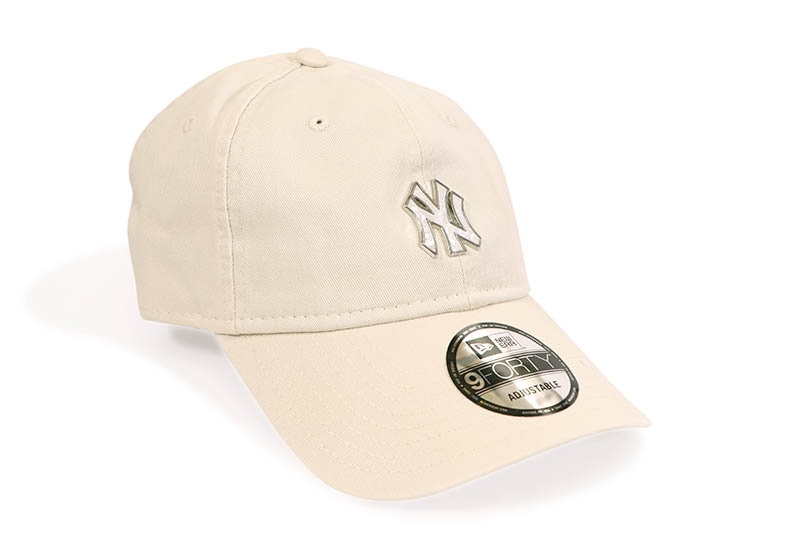 NEW ERA NEW YORK YANKEES SEA SHELL MOTIF LOGO 9FORTY UNSTRUCTURED ADJUSTABLE CAP (IVORY) 15206574