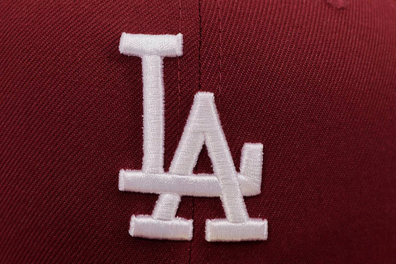 NEW ERA LOS ANGELES DODGERS 59FIFTY FITTED CAP (2024 WORLD SERIES CHAMPIONS SIDE PATCH/GREY UNDER VISOR/BURGUNDY)