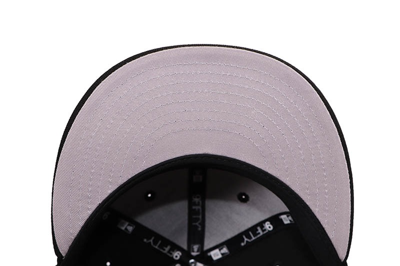 NEW ERA CHICAGO BULLS 9FIFTY SNAPBACK CAP (2026 NBA DRAFT RHINESTONE LOGO/GREY UNDER VISOR/BLACK)