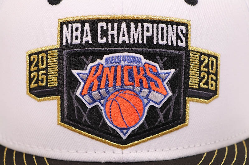 NEW ERA NEW YORK KNICKS 9FIFTY SNAPBACK CAP (NBA 25-26 CHAMPIONS
