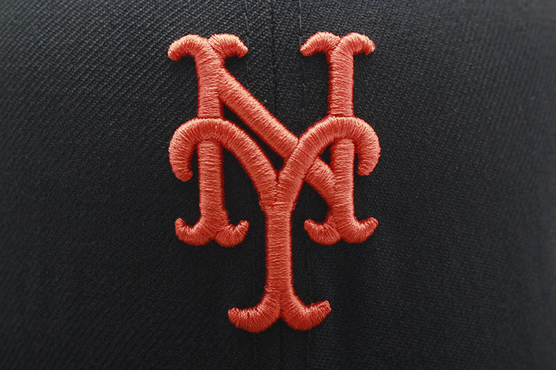 NEW ERA NEW YORK METS 59FIFTY FITTED CAP (2000 SUBWAY SERIES CUSTOM SIDE PATCH/PINK UNDER VISOR/BLACK)