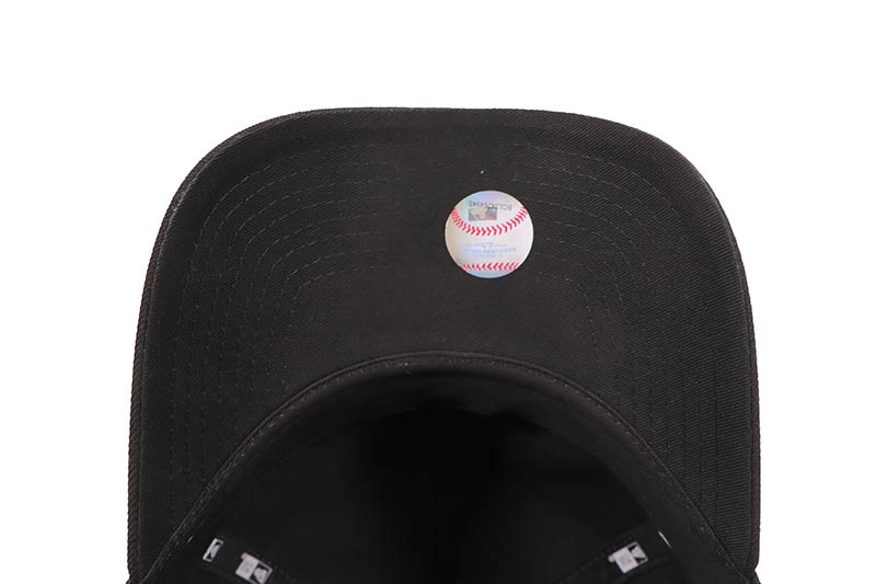 NEW ERA NEW YORK YANKEES PEARL BADGE 9FORTY A-FRAME TRUCKER CAP (BLACK/CROME WHITE) 14744953