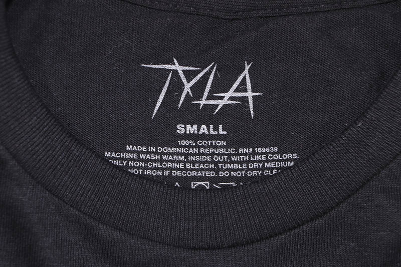TYLA TRIPLE DANCING PORTRAIT T-SHIRT (BLACK)