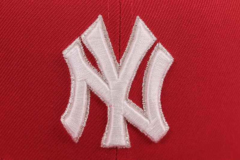 NEW ERA NEW YORK YANKEES 9FIFTY SNAPBACK CAP (2024 WORLD SERIES SIDE PATCH/GREY UNDER VISOR/RED)