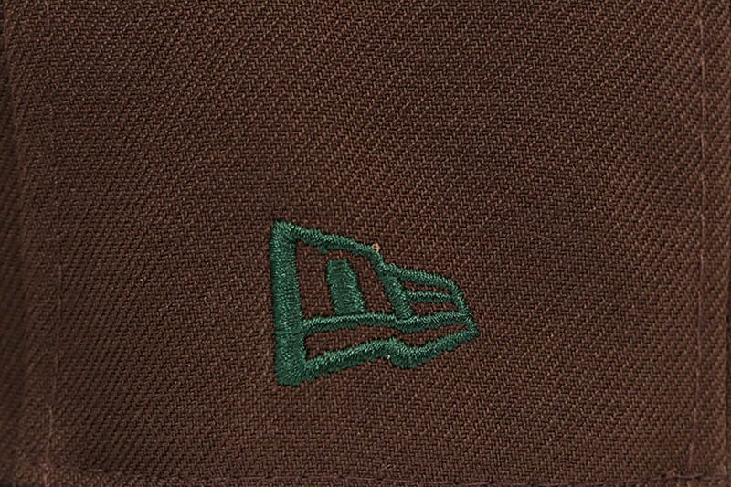 NEW ERA NEW YORK YANKEES 59FIFTY FITTED CAP (CITY SUNRISE SIDE PATCH/GREY UNDER VISOR/WALNUT DARK GREEN) 70971076