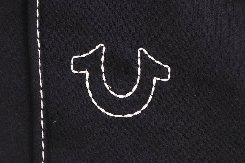 TRUE RELIGION BIG T ZIP HOODIE (105753:JET BLACK/WINTER WHITE