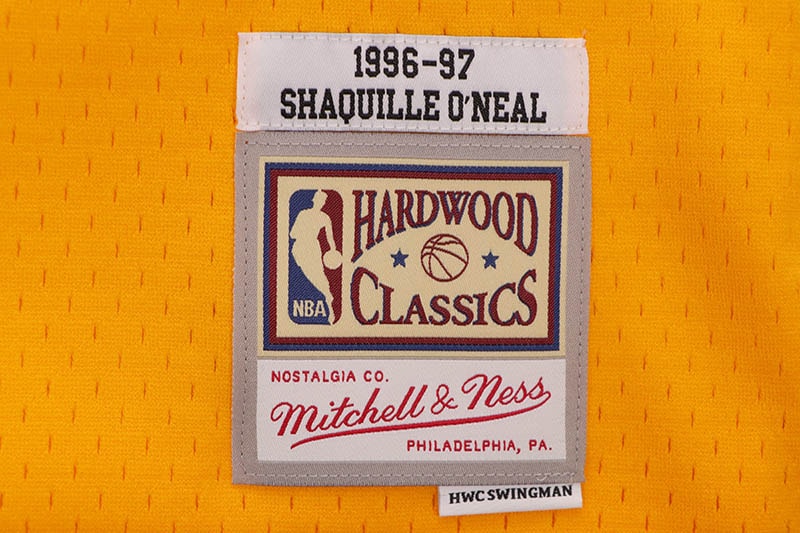 MITCHELL & NESS SWINGMAN JERSEY (LOS ANGELES LAKERS/HOME/SHAQUILLE O'NEAL/#34/1996-97:LIGHT GOLD) SMJYAC18177-LALLTGD96SON