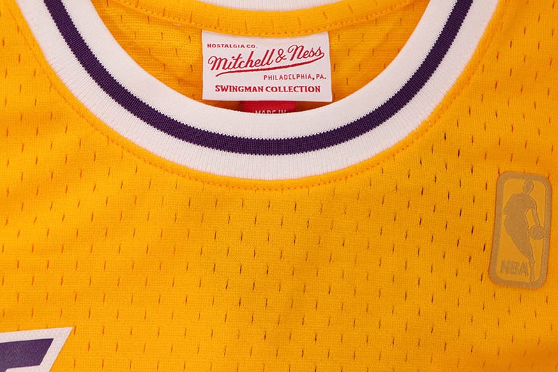 MITCHELL & NESS SWINGMAN JERSEY (LOS ANGELES LAKERS/HOME/SHAQUILLE O'NEAL/#34/1996-97:LIGHT GOLD) SMJYAC18177-LALLTGD96SON