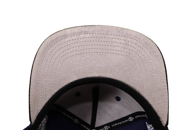 TWNTY TWO WU-TANG 36 CHAMBERS EST. 1993 SNAPBACK CAP (NAVY/BLACK