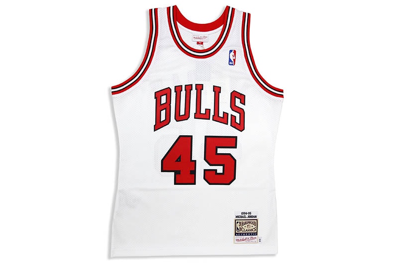 MITCHELL & NESS AUTHENTIC JERSEY (CHICAGO BULLS/HOME/1994-95/MICHAEL JORDAN)