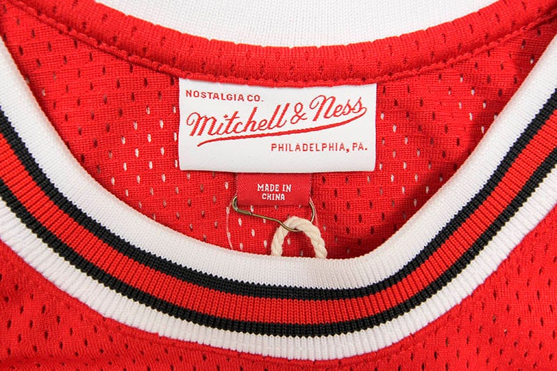 MITCHELL & NESS AUTHENTIC JERSEY (CHICAGO BULLS/ROAD/1984-85/MICHAEL JORDAN)