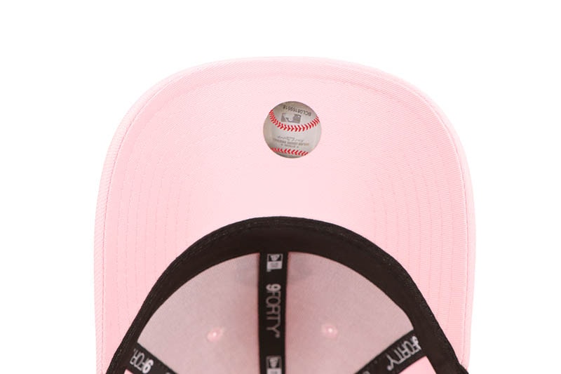 NEW ERA NEW YORK YANKEES RHINESTONE 9FORTY ADJUSTABLE CAP (PINK