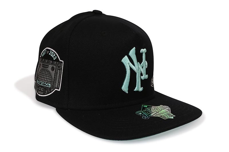 TWNTY TWO NY TIFFANY SNAPBACK CAP (BLACK/TIFFANY BLUE UNDER VISOR)
