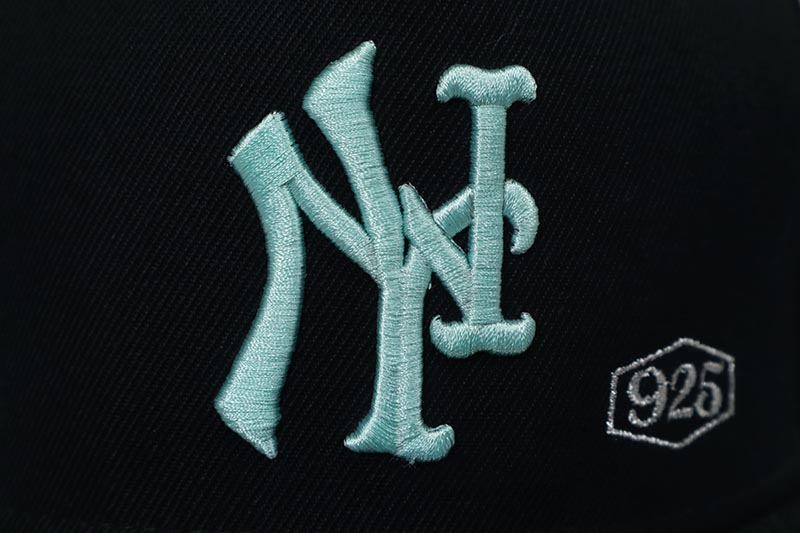 TWNTY TWO NY TIFFANY SNAPBACK CAP (BLACK/TIFFANY BLUE UNDER VISOR