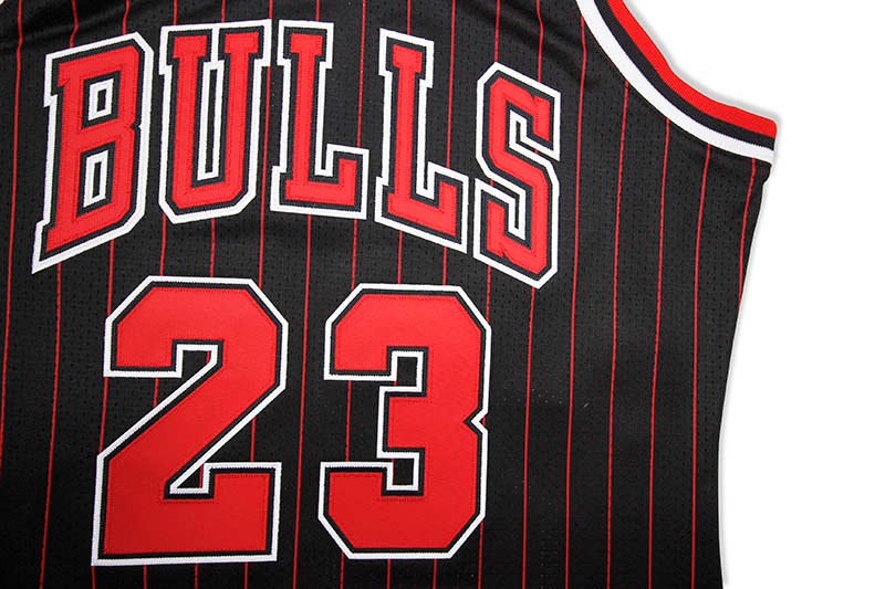 MITCHELL & NESS AUTHENTIC JERSEY (CHICAGO BULLS/ALTERNATE/1996-97/MICHAEL JORDAN)