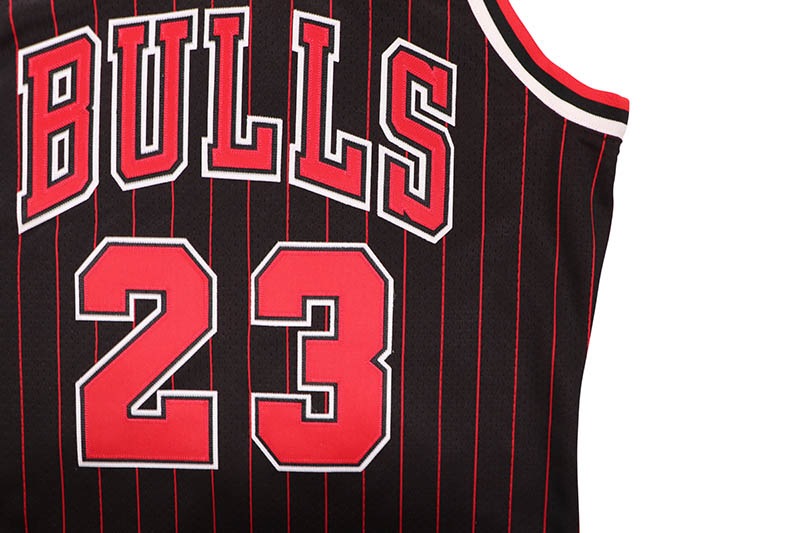 MITCHELL & NESS AUTHENTIC JERSEY (CHICAGO BULLS/ALTERNATE/MICHAEL JORDAN/#23/1996-97:BLACK) AJY4AC18126-CBUBLCK96MJO