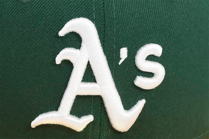 NEW ERA OAKLAND ATHLETICS 59FIFTY FITTED CAP (OLD AUTHENTIC/DARK GREEN GOLD VISOR) 12891285