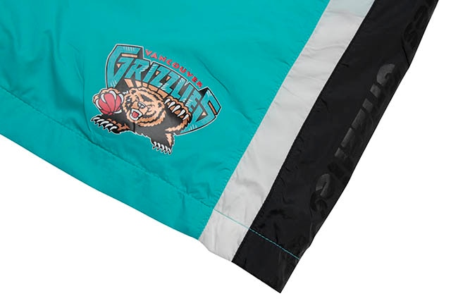 MITCHELL & NESS PACKABLE NYLON SHORTS(VANCOUVER GRIZZLIES)