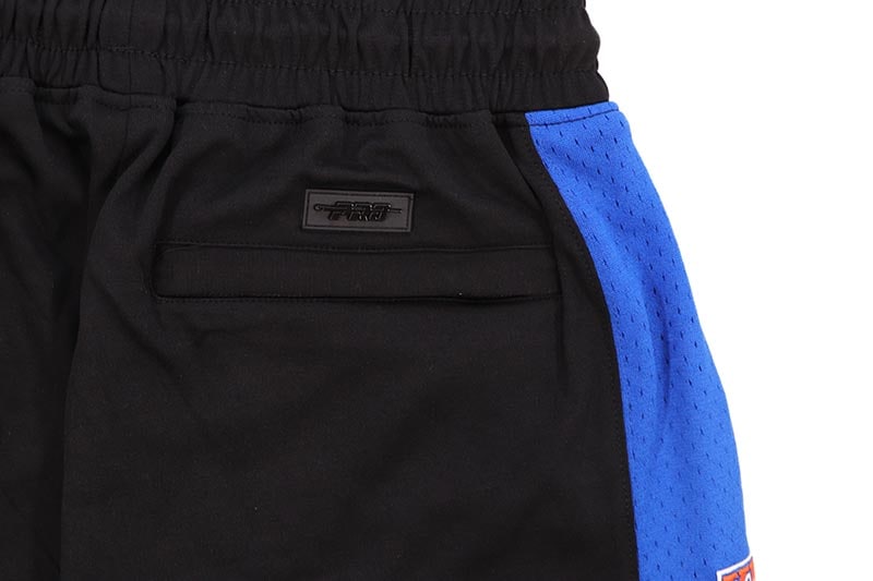 PRO STANDARD NEW YORK KNICKS SCRIPT TAIL DOUBLE KNIT 2.0 SHORT (BNK3515427-BRB:BLACK/ROYAL BLUE/BLACK)