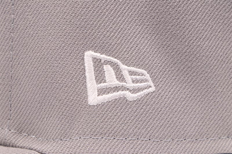 NEW ERA NEW YORK YANKEES 59FIFTY FITTED CAP (2024 WORLD SERIES SIDE PATCH/GREY UNDER VISOR/GREY PRIMARY LOGO) 70945761