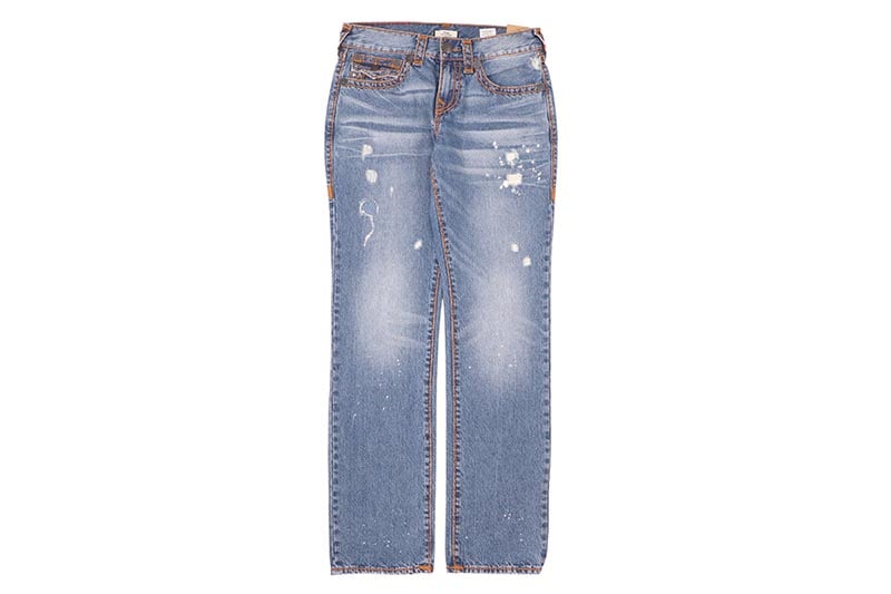 TRUE RELIGION RICKY BEACH SPLATTER DISTRESSED STRAIGHT JEAN (108314:MEDIUM WASH WITH RIPS)