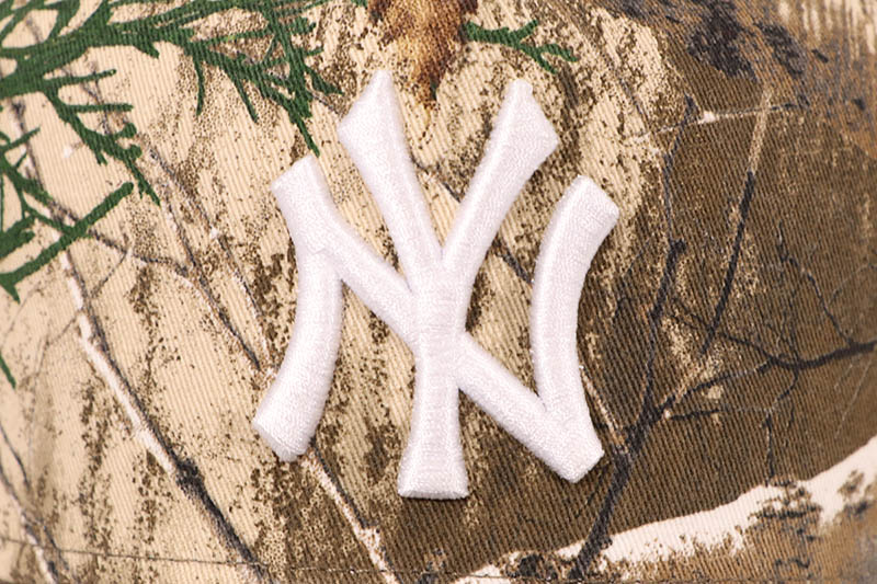 NEW ERA NEW YORK YANKEES 9FORTY AF ADJUSTABLE CAP (1998 WORLD SERIES SIDE PATCH/GREY UNDER VISOR/REALTREE CAMO)