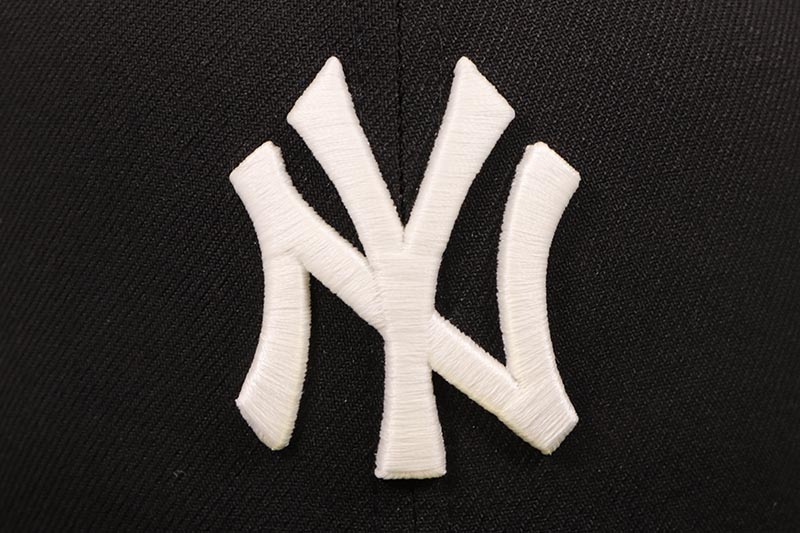NEW ERA NEW YORK YANKEES 59FIFTY FITTED CAP (2009 WORLD SERIES SIDE PATCH/GREY UNDER VISOR/BLACK GLOW IN THE DARK) 14724843