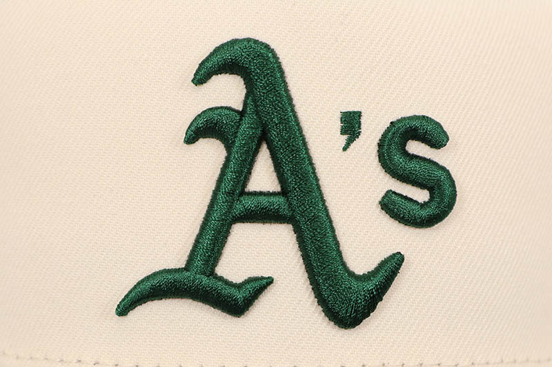 NEW ERA OAKLAND ATHLETICS 9FORTY AF ADJUSTABLE CAP (RICKEY HENDERSON FIELD SIDE PATCH/GREY UNDER VISOR/CHROME DARK GREEN)
