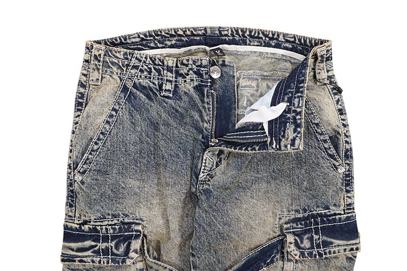 TRUE RELIGION BIG T STRAP ZIP CARGO BAGGY JEAN (109125C