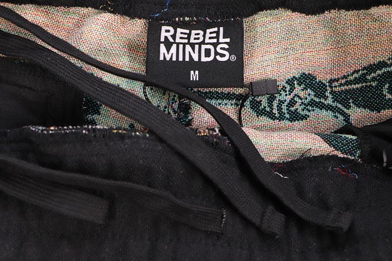 REBEL MINDS SAMURAI TAPESTRY SHORTS (151-936:BLACK)