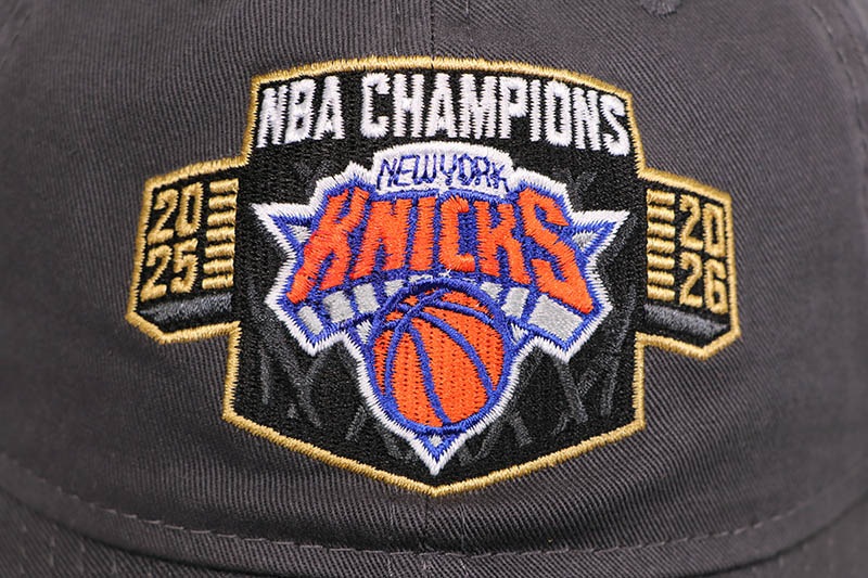 NEW ERA NEW YORK KNICKS 2026 NBA FINALS CHAMPIONS LOCKER ROOM REPLICA 9TWENTY ADJUSTABLE HAT (GRAPHITE) 71092748