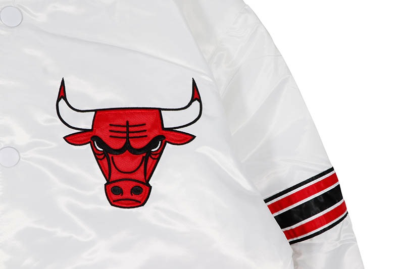 STARTER CHICAGO BULLS VARSITY SATIN FULL-SNAP JACKET (LS230168-CGB:WHITE)