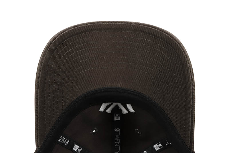 NEW ERA NEW YORK YANKEES 9TWENTY WASHED COTTON CLOTH STRAP CAP (BROWN/WHITE) 13552112